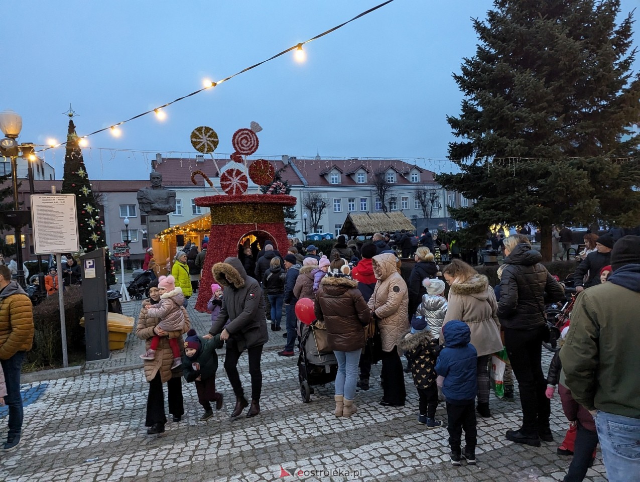 Jarmark Bożonarodzeniowy 2025. Wizyta Mikołaja [6.12.2025] - zdjęcie #58 - eOstroleka.pl