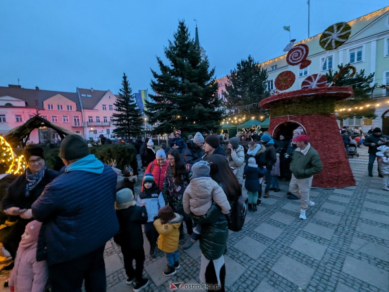 Jarmark Bożonarodzeniowy 2025. Wizyta Mikołaja [6.12.2025] - zdjęcie #56 - eOstroleka.pl
