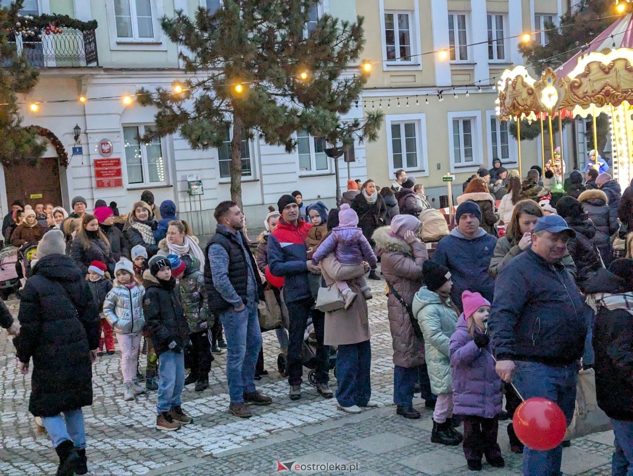 Jarmark Bożonarodzeniowy 2025. Wizyta Mikołaja [6.12.2025] - zdjęcie #50 - eOstroleka.pl