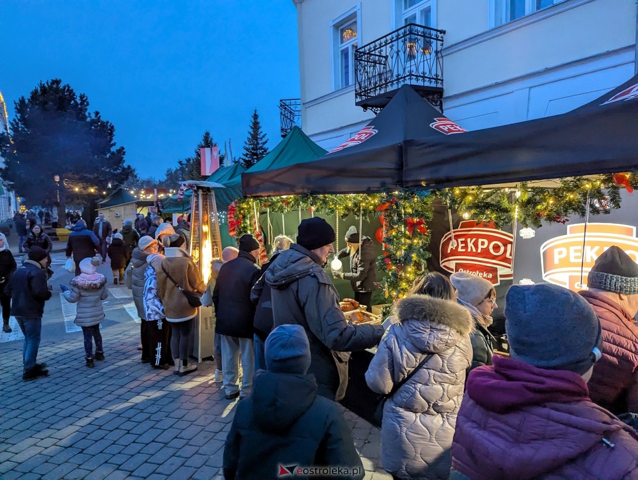 Jarmark Bożonarodzeniowy 2025. Wizyta Mikołaja [6.12.2025] - zdjęcie #38 - eOstroleka.pl