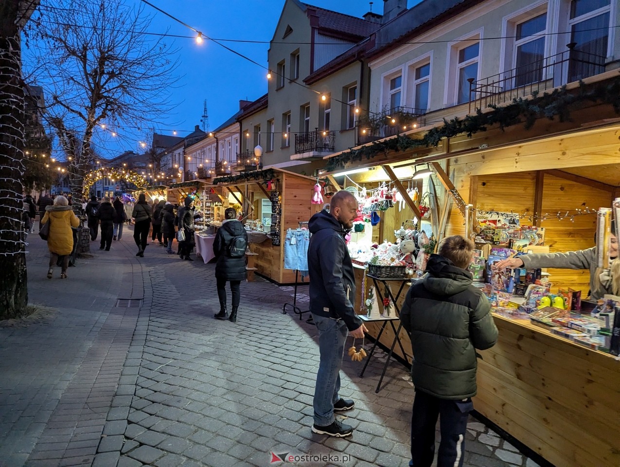 Jarmark Bożonarodzeniowy 2025. Wizyta Mikołaja [6.12.2025] - zdjęcie #26 - eOstroleka.pl