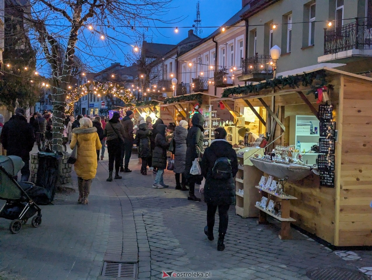 Jarmark Bożonarodzeniowy 2025. Wizyta Mikołaja [6.12.2025] - zdjęcie #24 - eOstroleka.pl