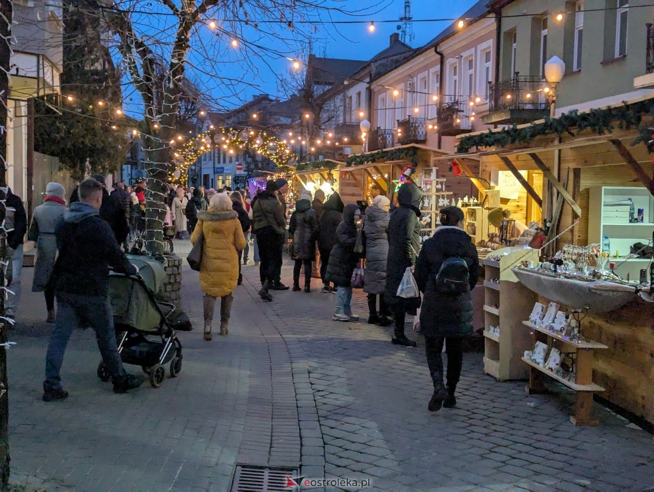 Jarmark Bożonarodzeniowy 2025. Wizyta Mikołaja [6.12.2025] - zdjęcie #23 - eOstroleka.pl