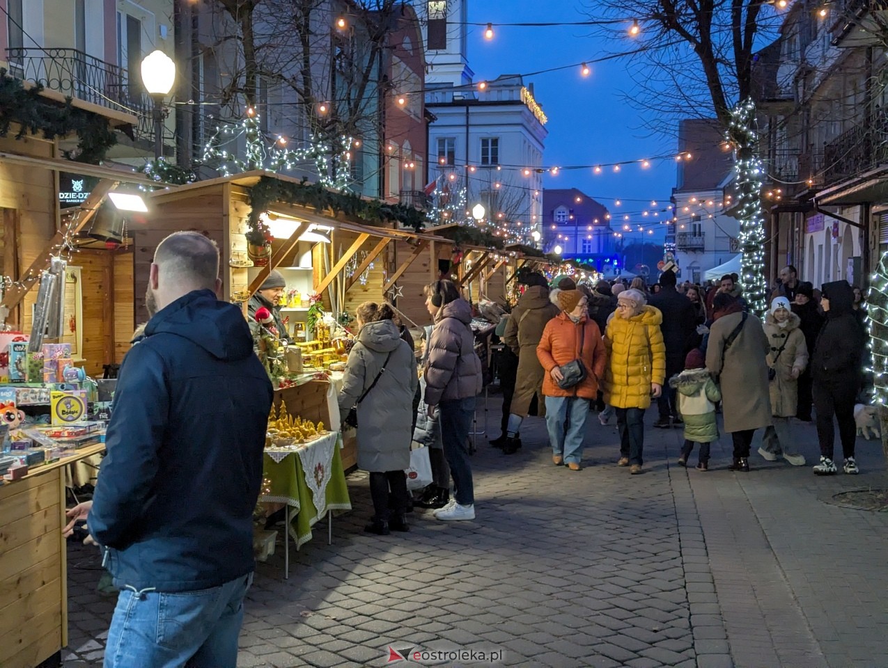 Jarmark Bożonarodzeniowy 2025. Wizyta Mikołaja [6.12.2025] - zdjęcie #22 - eOstroleka.pl