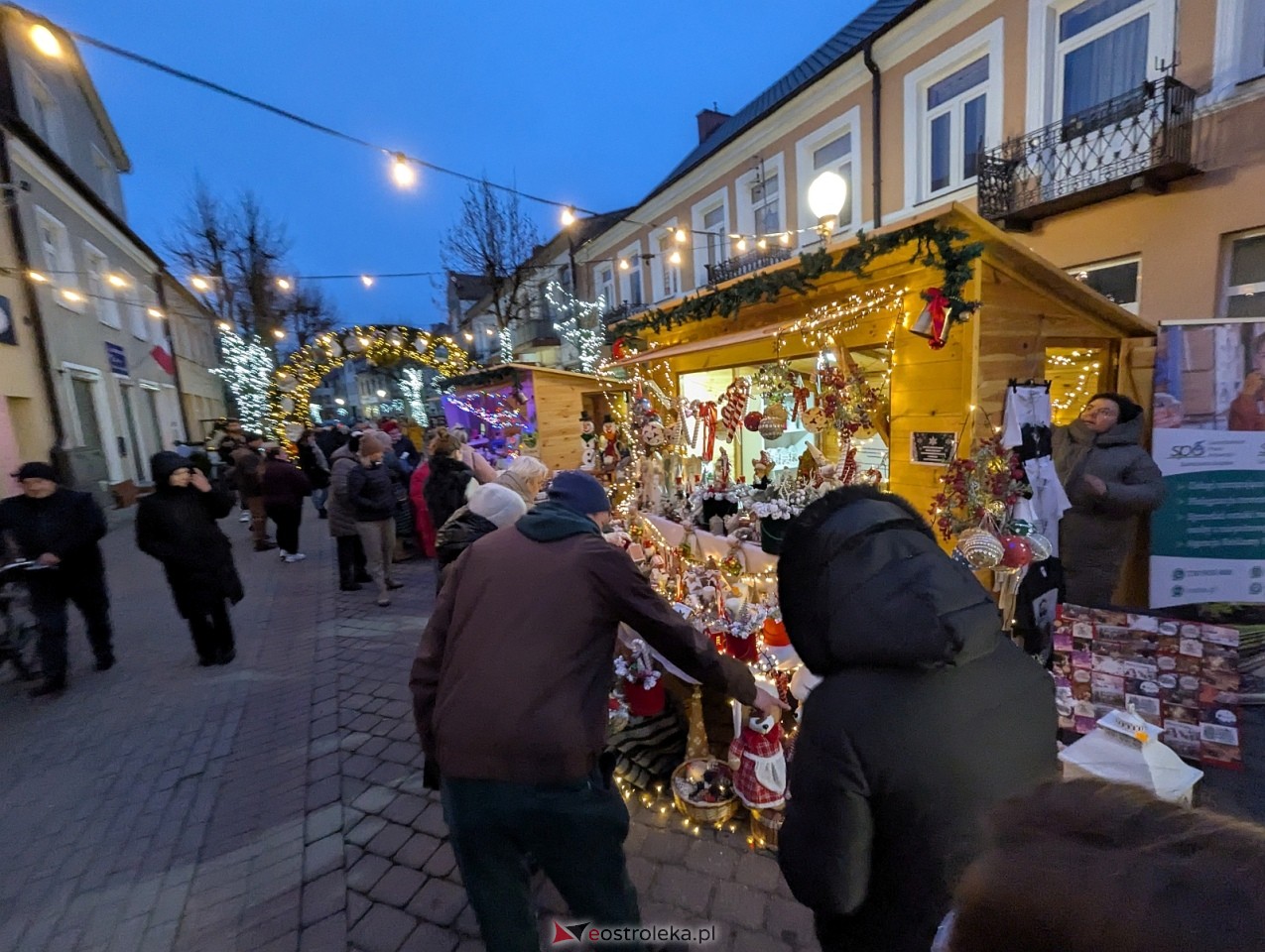 Jarmark Bożonarodzeniowy 2025. Wizyta Mikołaja [6.12.2025] - zdjęcie #18 - eOstroleka.pl