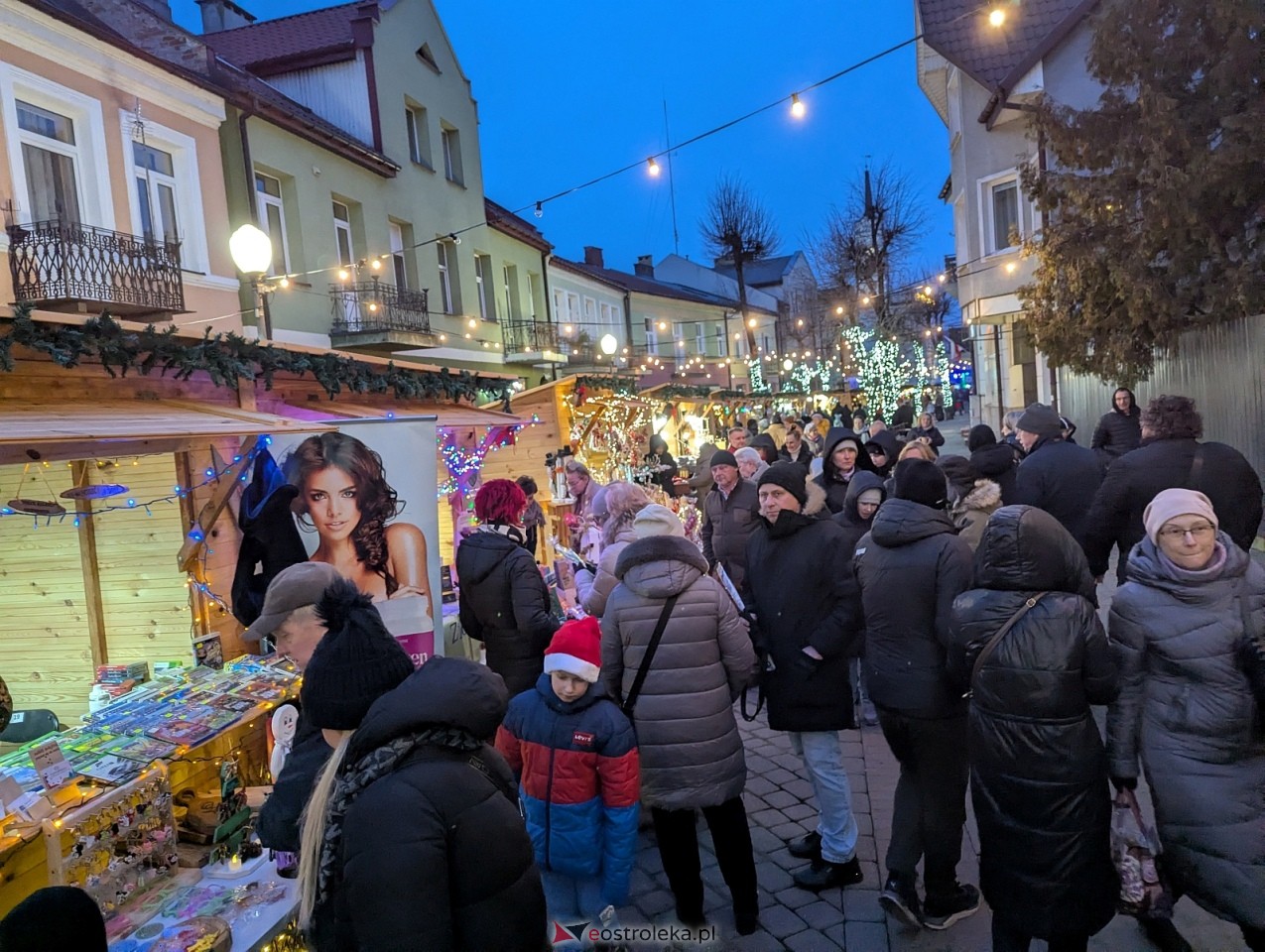 Jarmark Bożonarodzeniowy 2025. Wizyta Mikołaja [6.12.2025] - zdjęcie #13 - eOstroleka.pl
