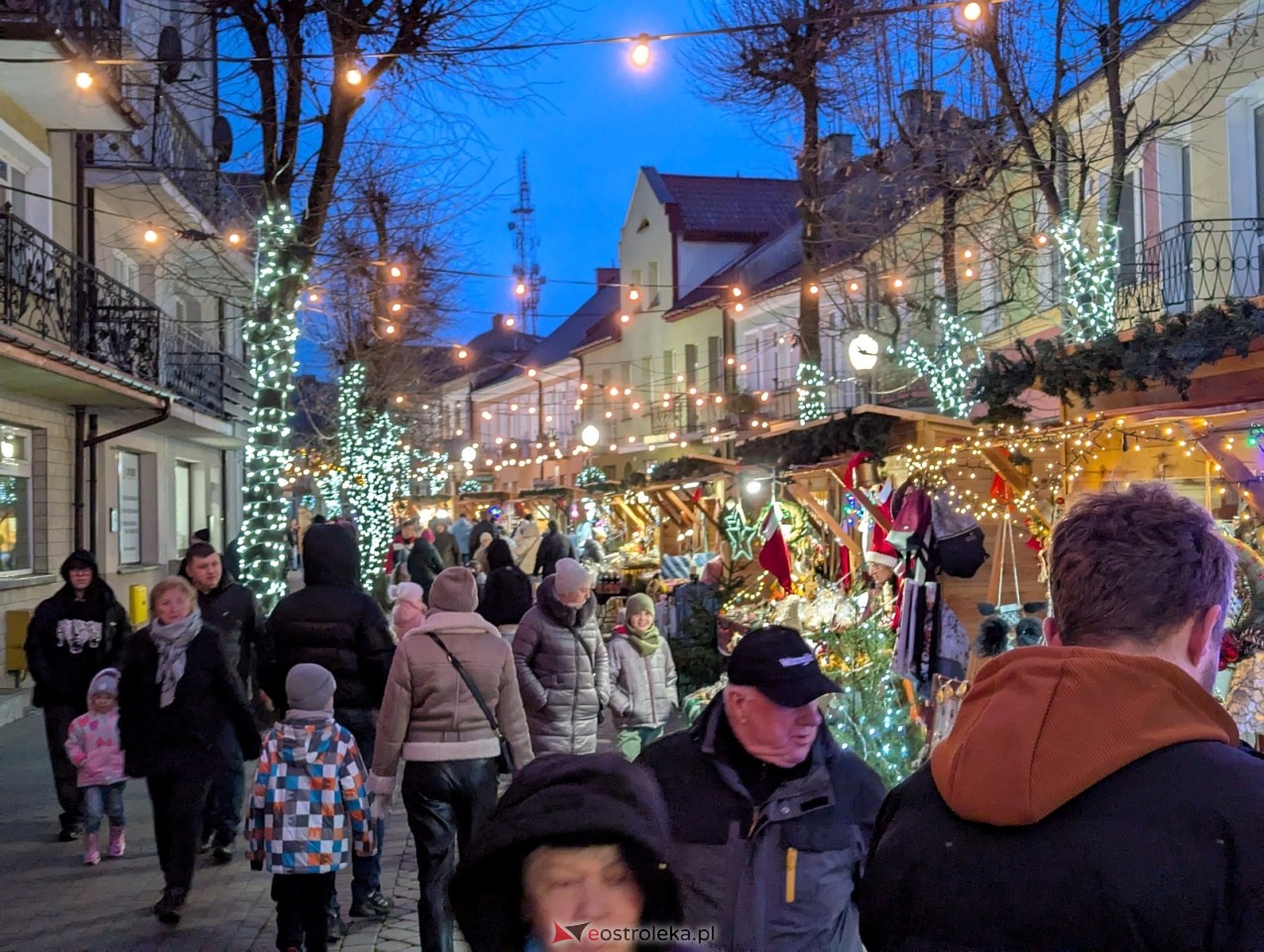 Jarmark Bożonarodzeniowy 2025. Wizyta Mikołaja [6.12.2025] - zdjęcie #9 - eOstroleka.pl
