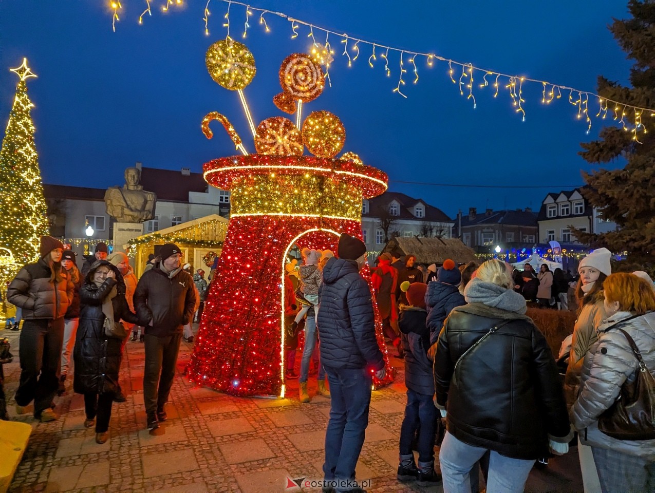 Jarmark Bożonarodzeniowy 2025. Wizyta Mikołaja [6.12.2025] - zdjęcie #4 - eOstroleka.pl