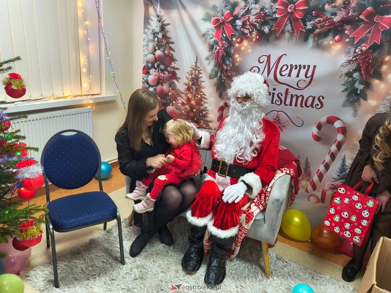 Zabawa choinkowa w Durlasach [06.12.2025] - zdjęcie #86 - eOstroleka.pl