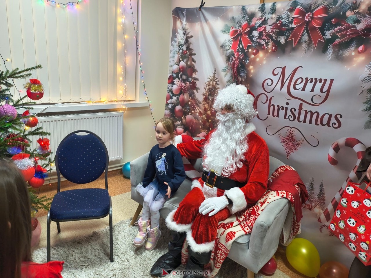 Zabawa choinkowa w Durlasach [06.12.2025] - zdjęcie #34 - eOstroleka.pl