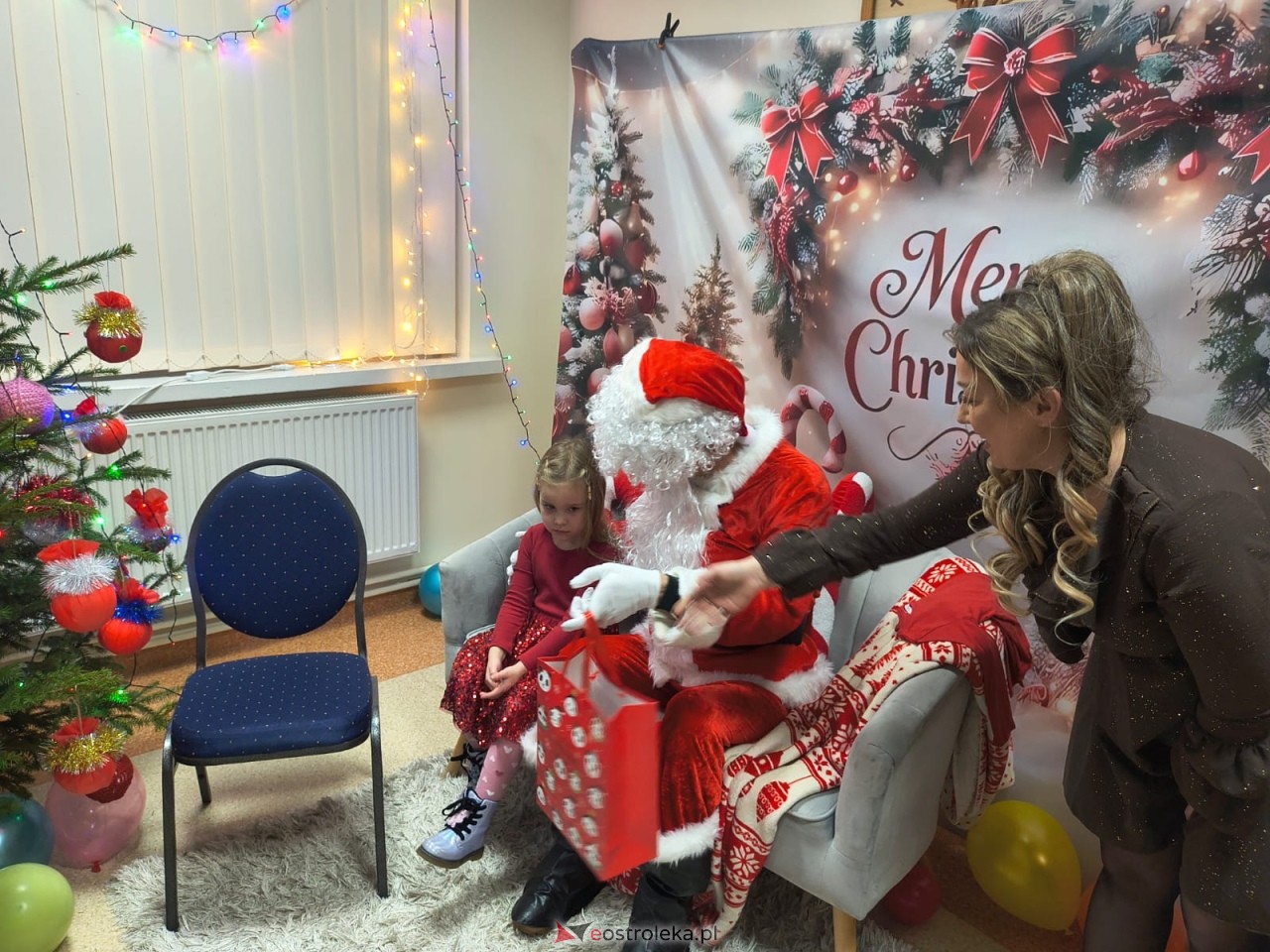 Zabawa choinkowa w Durlasach [06.12.2025] - zdjęcie #79 - eOstroleka.pl
