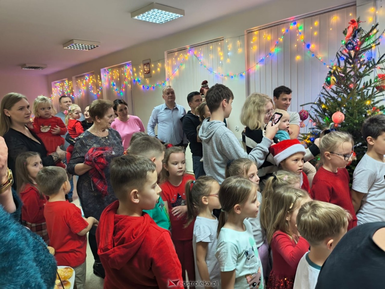 Zabawa choinkowa w Durlasach [06.12.2025] - zdjęcie #20 - eOstroleka.pl
