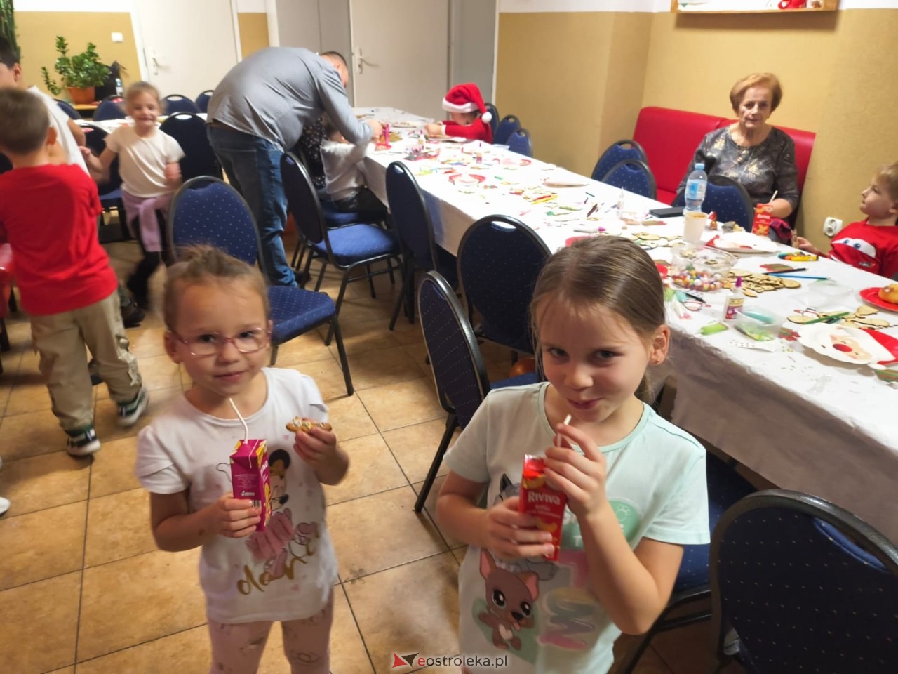 Zabawa choinkowa w Durlasach [06.12.2025] - zdjęcie #6 - eOstroleka.pl