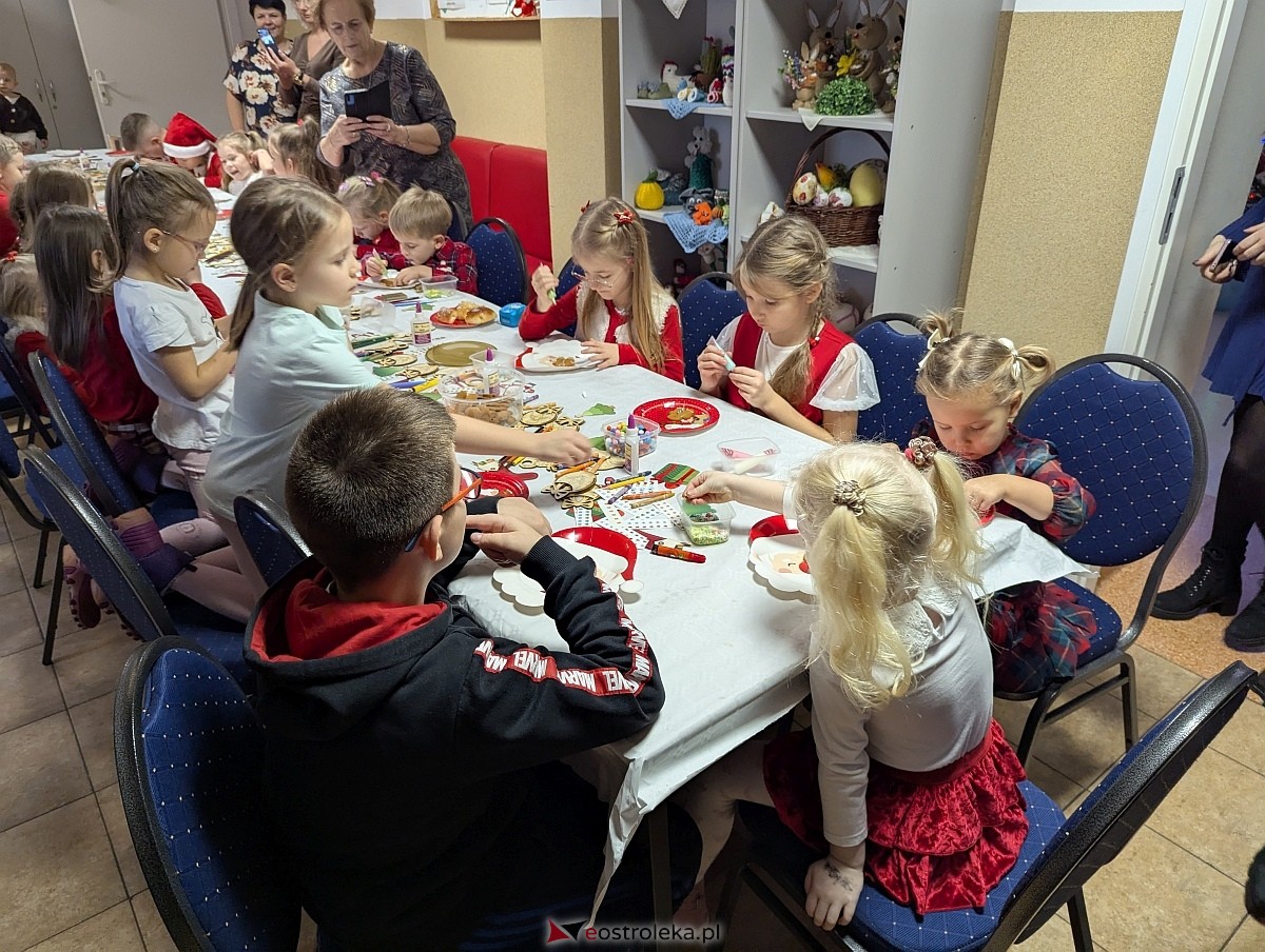 Zabawa choinkowa w Durlasach [06.12.2025] - zdjęcie #67 - eOstroleka.pl