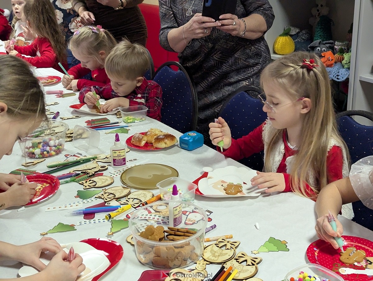 Zabawa choinkowa w Durlasach [06.12.2025] - zdjęcie #65 - eOstroleka.pl