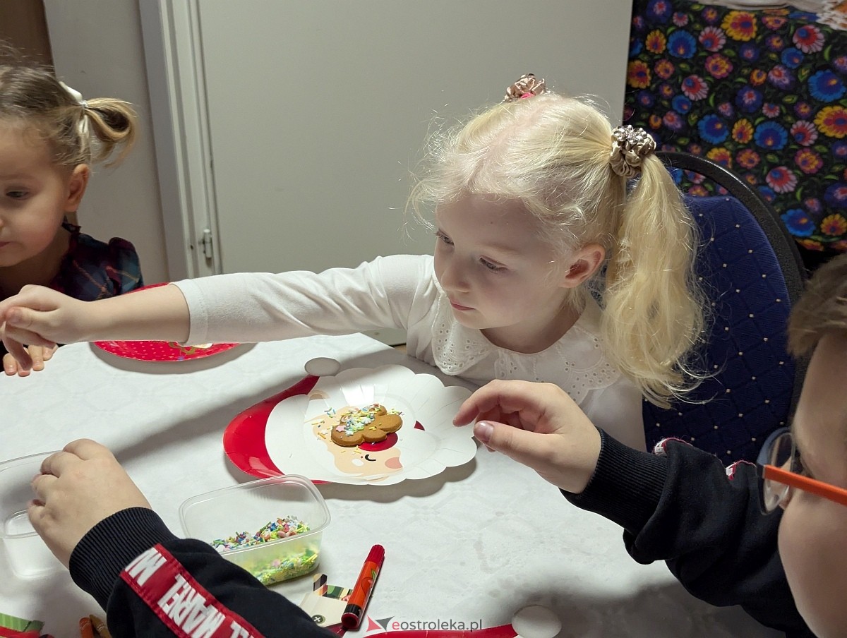 Zabawa choinkowa w Durlasach [06.12.2025] - zdjęcie #62 - eOstroleka.pl