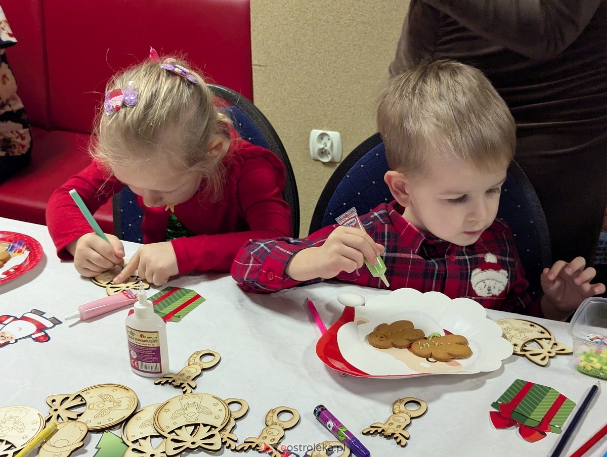 Zabawa choinkowa w Durlasach [06.12.2025] - zdjęcie #60 - eOstroleka.pl