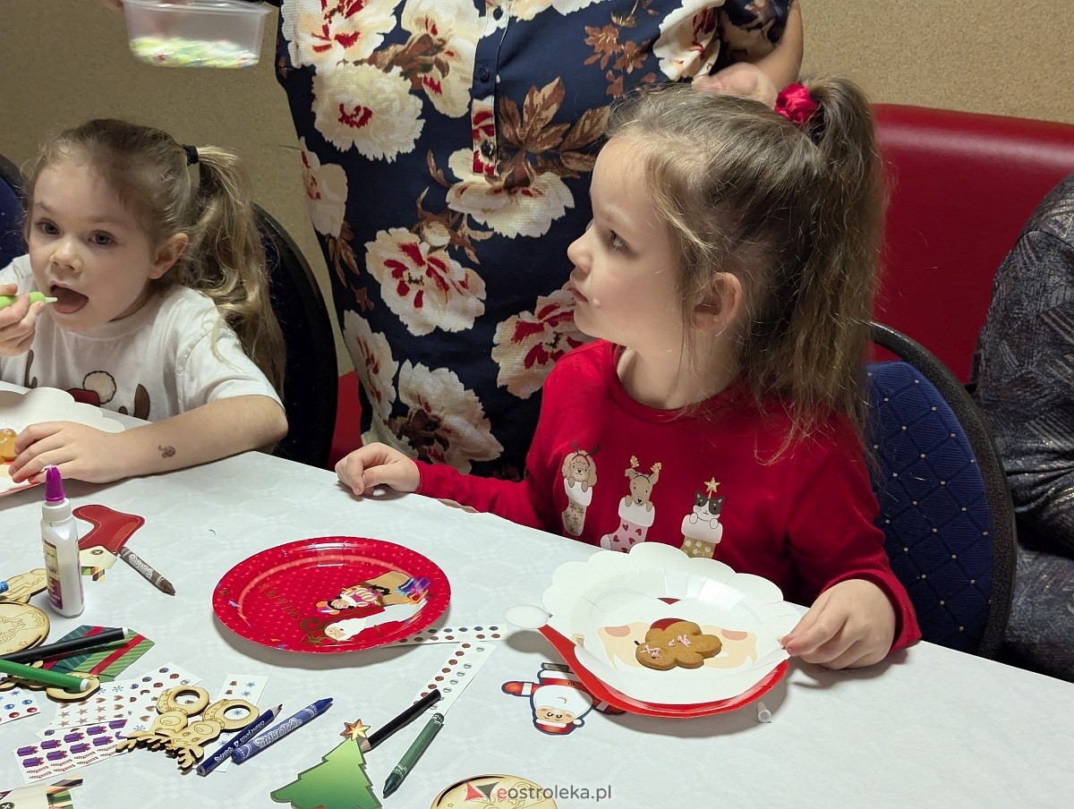 Zabawa choinkowa w Durlasach [06.12.2025] - zdjęcie #59 - eOstroleka.pl