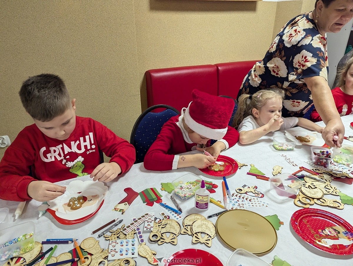 Zabawa choinkowa w Durlasach [06.12.2025] - zdjęcie #57 - eOstroleka.pl
