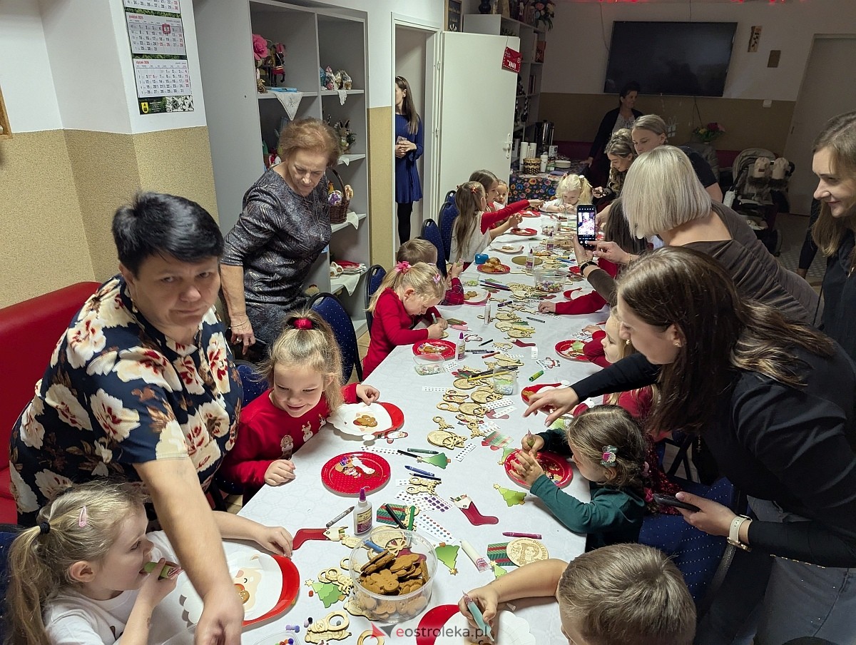 Zabawa choinkowa w Durlasach [06.12.2025] - zdjęcie #56 - eOstroleka.pl