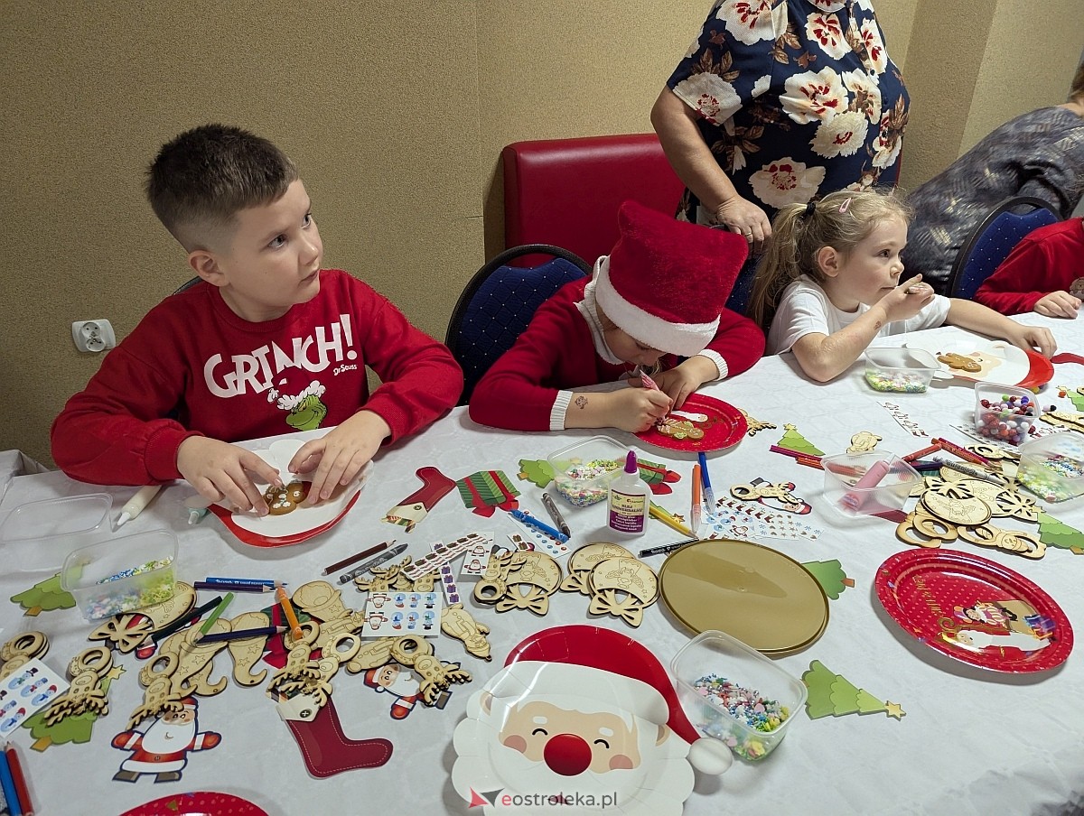 Zabawa choinkowa w Durlasach [06.12.2025] - zdjęcie #55 - eOstroleka.pl