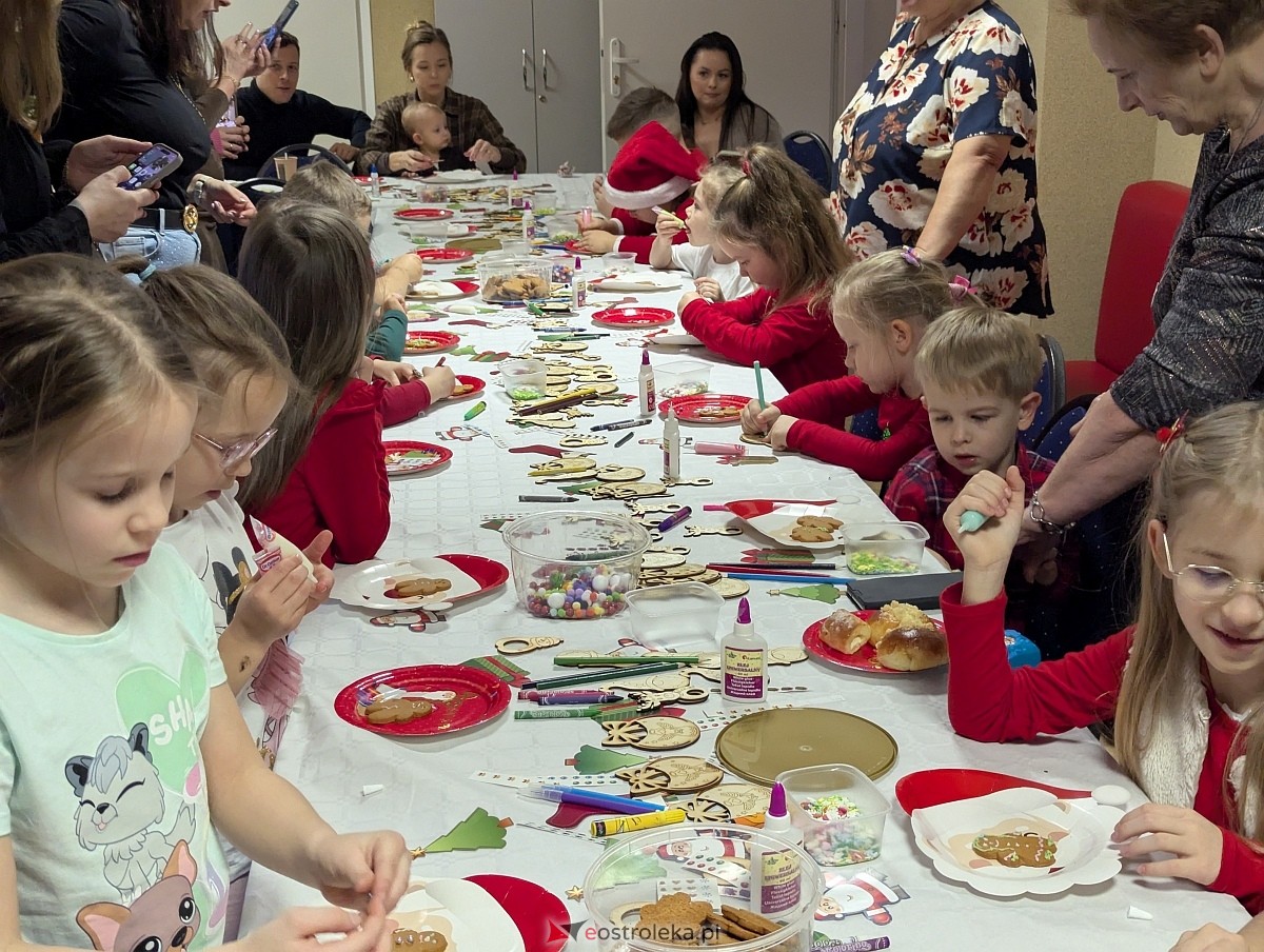 Zabawa choinkowa w Durlasach [06.12.2025] - zdjęcie #51 - eOstroleka.pl