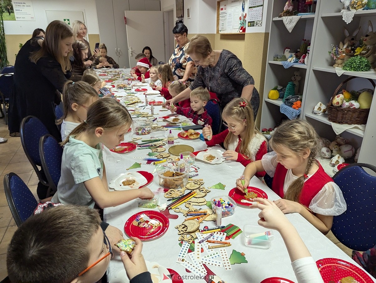 Zabawa choinkowa w Durlasach [06.12.2025] - zdjęcie #50 - eOstroleka.pl