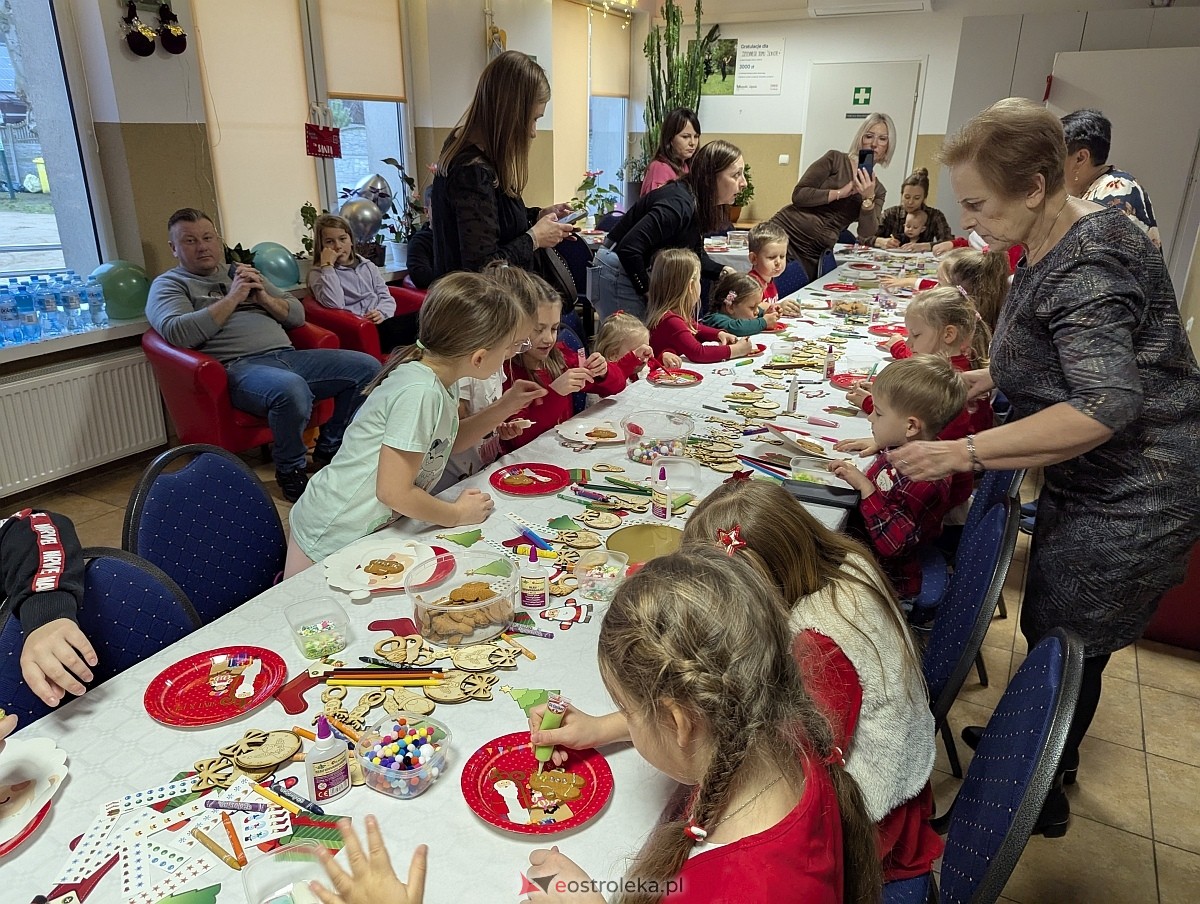 Zabawa choinkowa w Durlasach [06.12.2025] - zdjęcie #49 - eOstroleka.pl