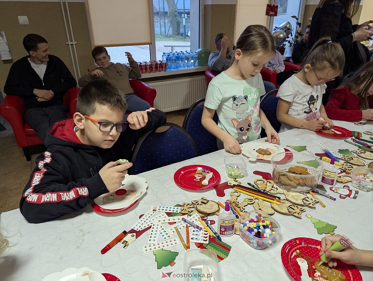 Zabawa choinkowa w Durlasach [06.12.2025] - zdjęcie #48 - eOstroleka.pl