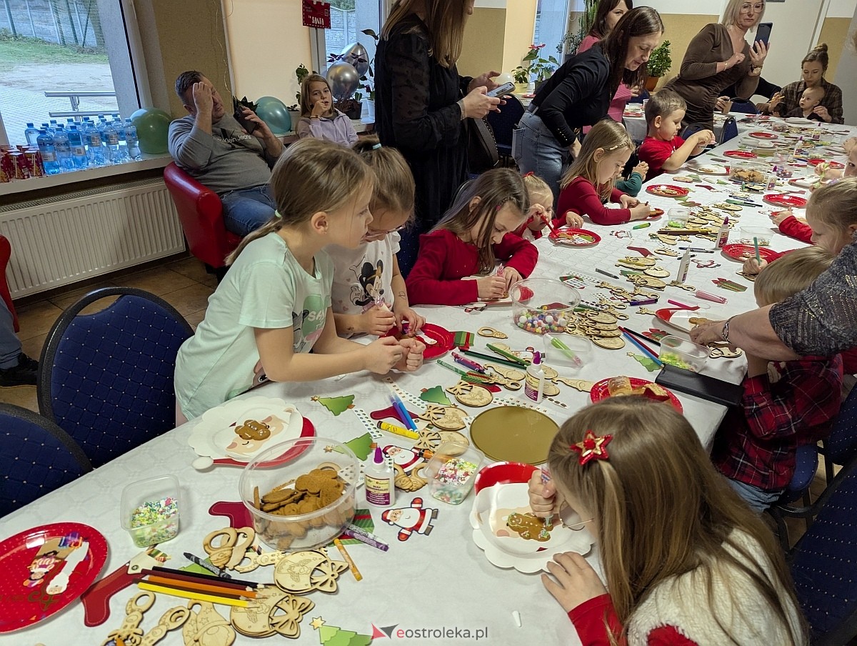 Zabawa choinkowa w Durlasach [06.12.2025] - zdjęcie #47 - eOstroleka.pl