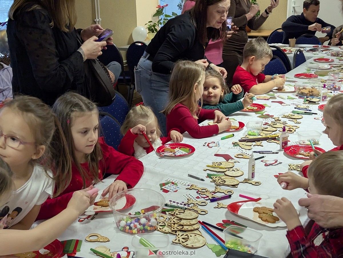 Zabawa choinkowa w Durlasach [06.12.2025] - zdjęcie #46 - eOstroleka.pl