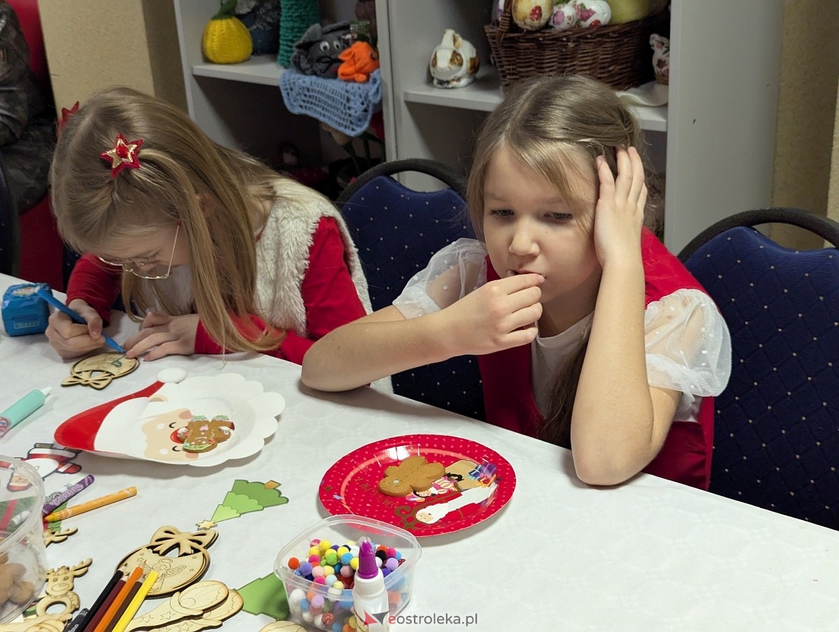 Zabawa choinkowa w Durlasach [06.12.2025] - zdjęcie #41 - eOstroleka.pl