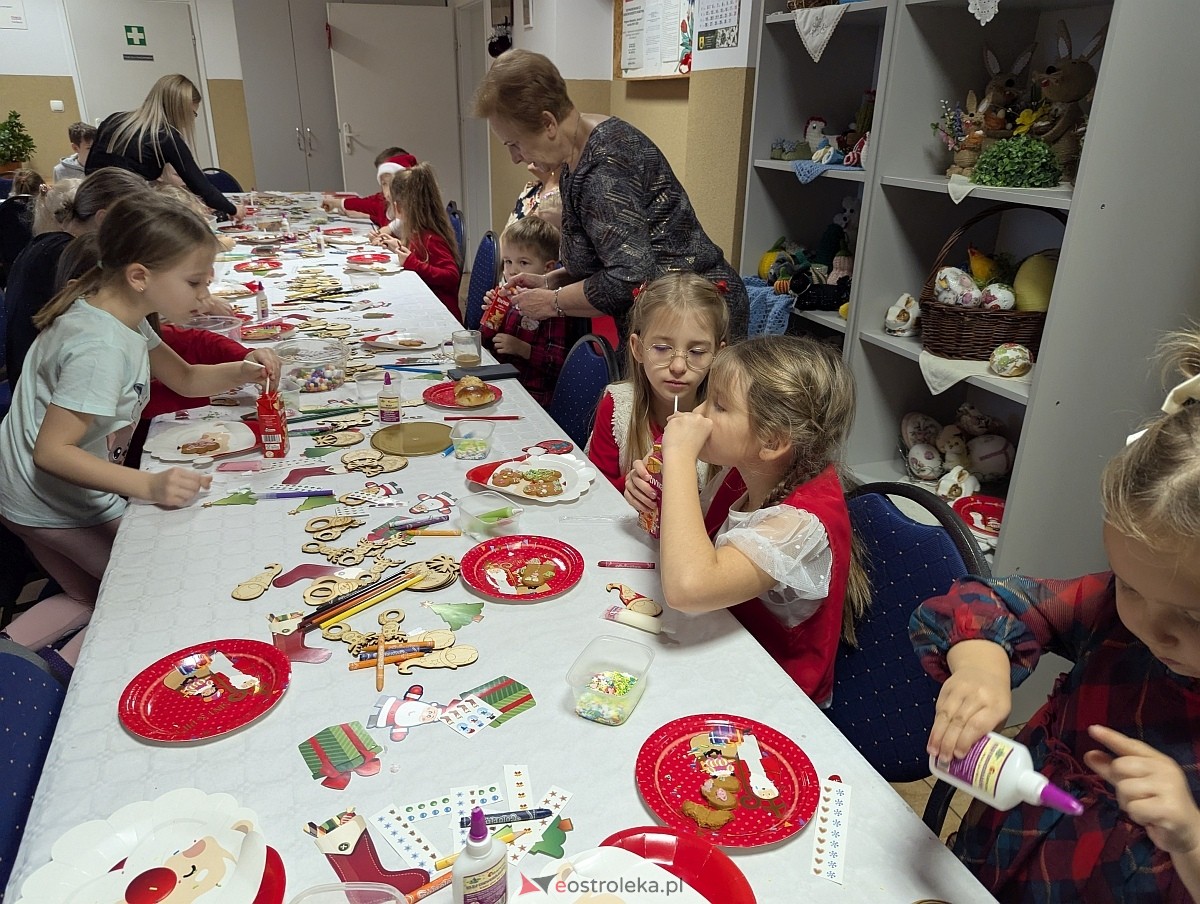 Zabawa choinkowa w Durlasach [06.12.2025] - zdjęcie #7 - eOstroleka.pl