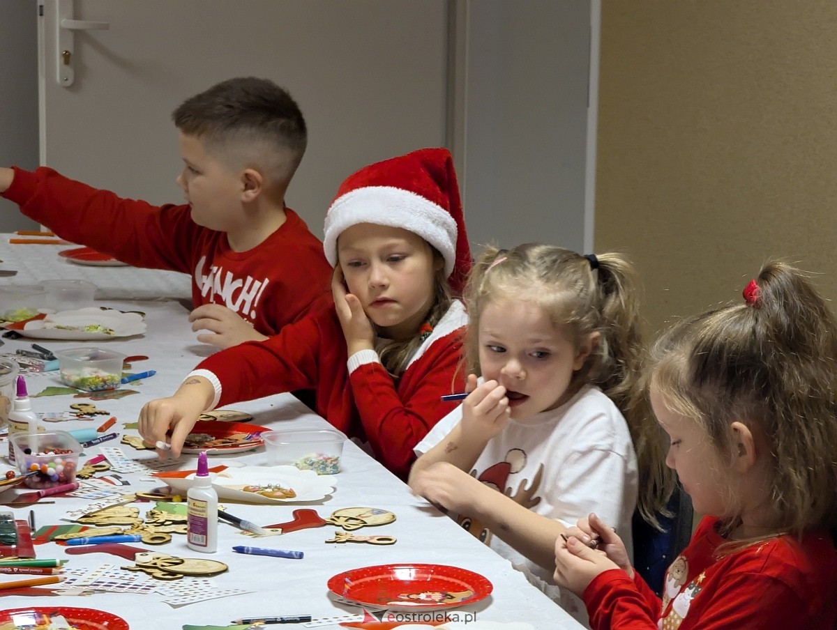 Zabawa choinkowa w Durlasach [06.12.2025] - zdjęcie #1 - eOstroleka.pl