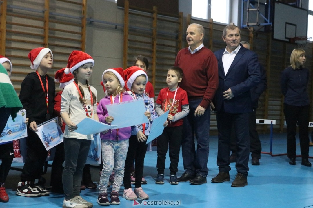 Bieg mikołajkowy w Baranowie [7.12.2025] - zdjęcie #16 - eOstroleka.pl