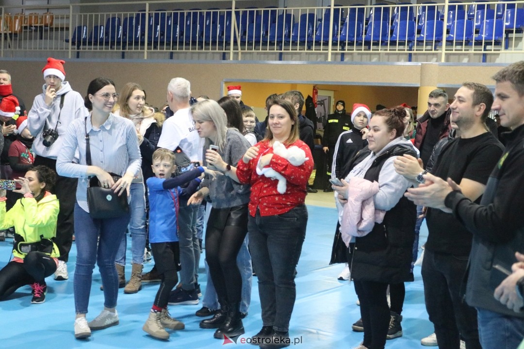 Bieg mikołajkowy w Baranowie [7.12.2025] - zdjęcie #4 - eOstroleka.pl