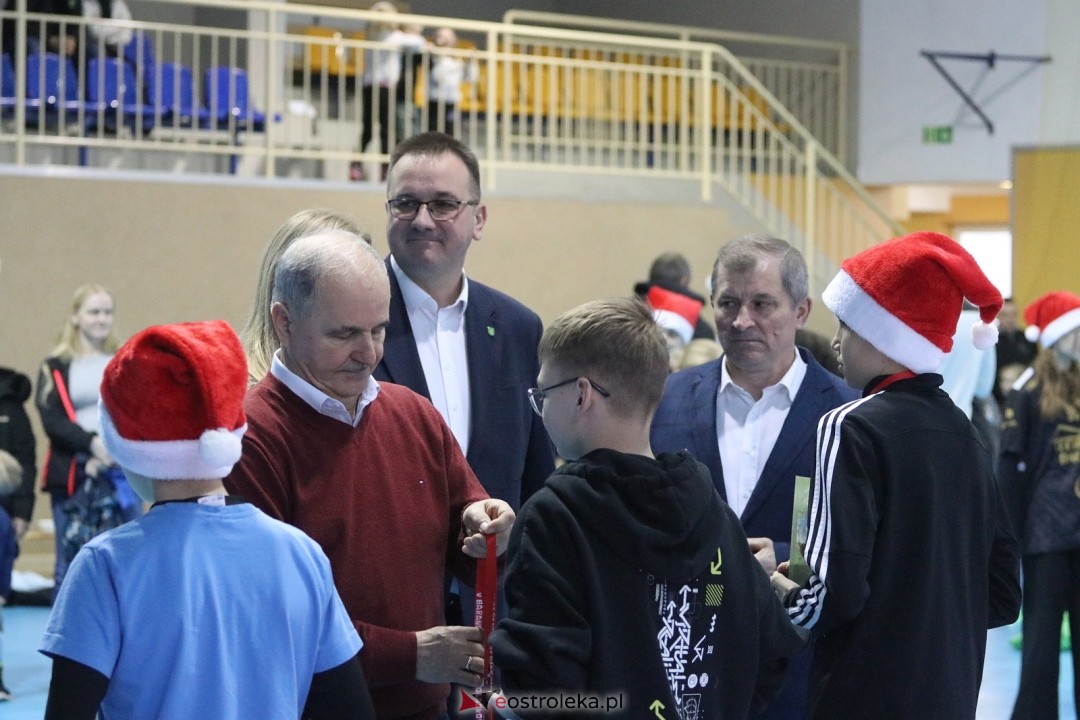 Bieg mikołajkowy w Baranowie [7.12.2025] - zdjęcie #98 - eOstroleka.pl