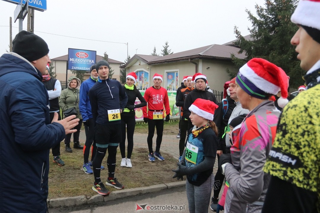 Bieg mikołajkowy w Baranowie [7.12.2025] - zdjęcie #79 - eOstroleka.pl