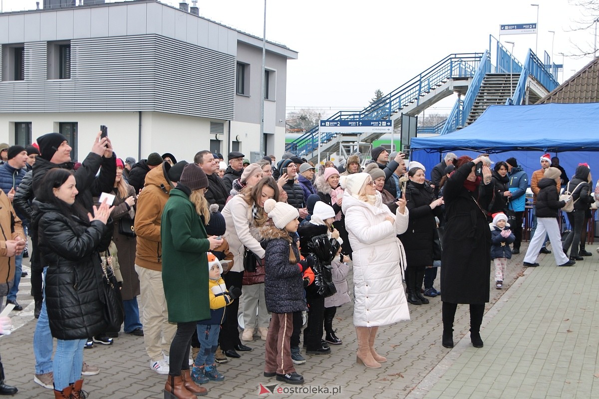Wigilia na osiedlu Stacja [7.12.2025] - zdjęcie #48 - eOstroleka.pl