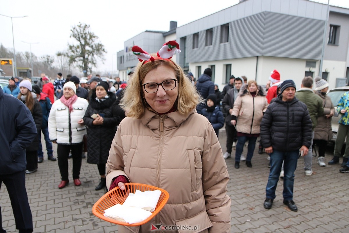 Wigilia na osiedlu Stacja [7.12.2025] - zdjęcie #32 - eOstroleka.pl
