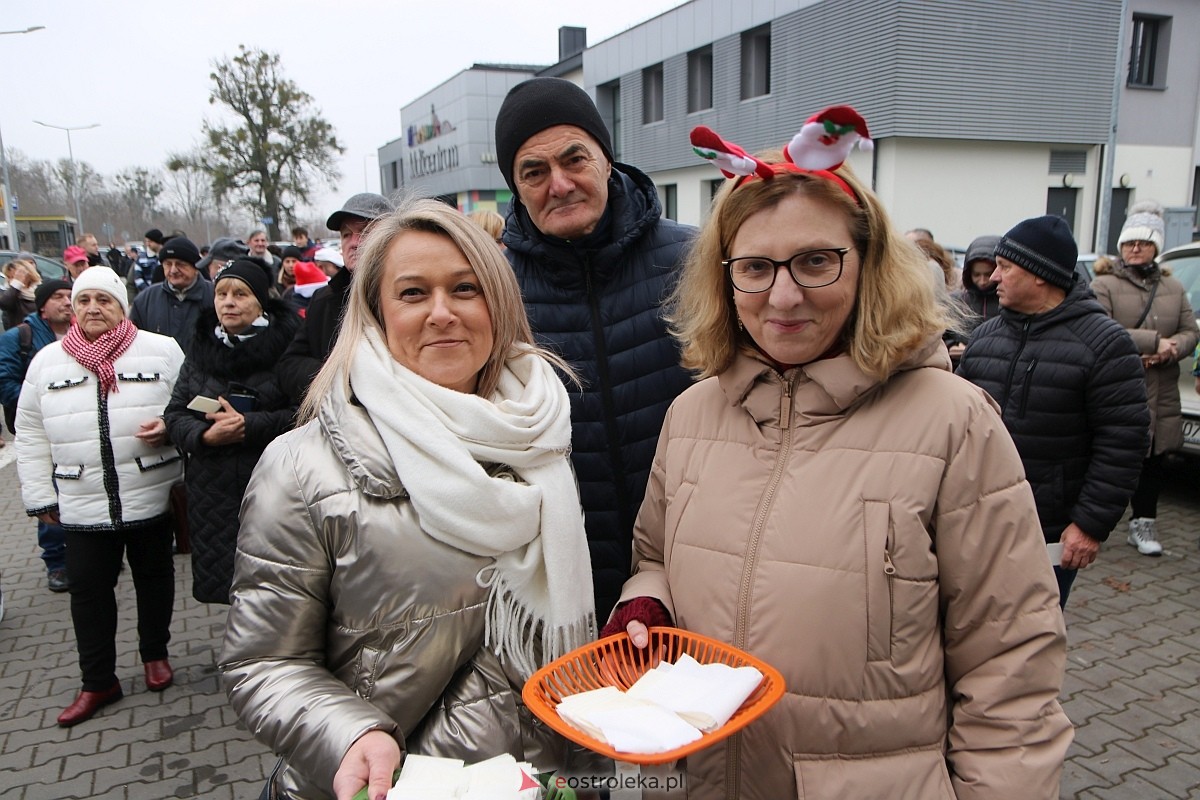 Wigilia na osiedlu Stacja [7.12.2025] - zdjęcie #31 - eOstroleka.pl