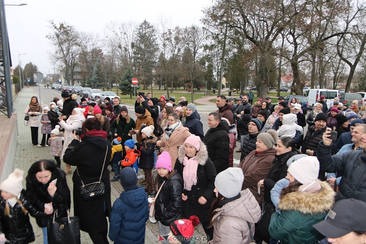 Wigilia na osiedlu Stacja [7.12.2025] - zdjęcie #29 - eOstroleka.pl