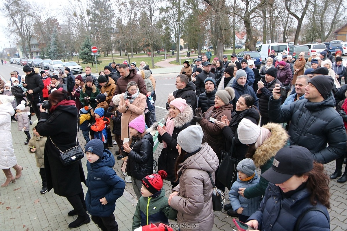 Wigilia na osiedlu Stacja [7.12.2025] - zdjęcie #27 - eOstroleka.pl
