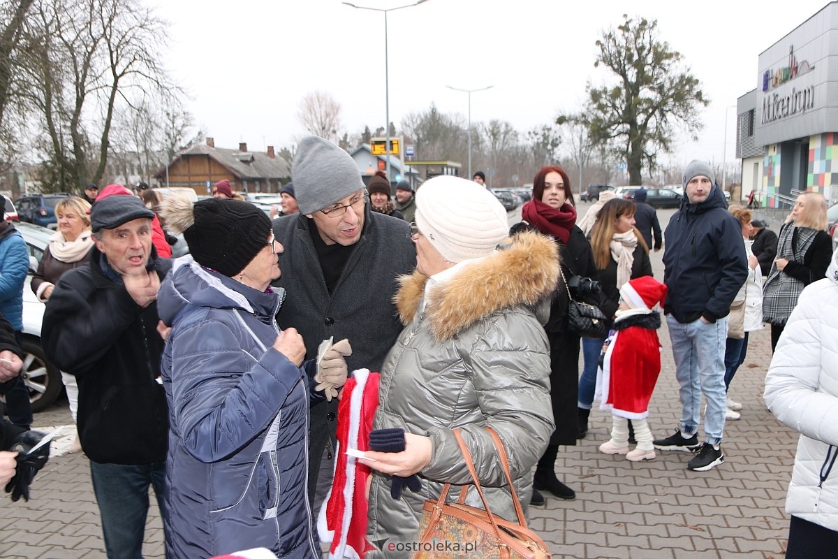 Wigilia na osiedlu Stacja [7.12.2025] - zdjęcie #20 - eOstroleka.pl