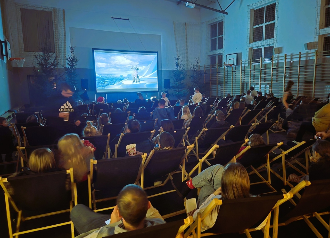 Mikołajkowe kino w Czerwinie [06.12.2025] - zdjęcie #31 - eOstroleka.pl