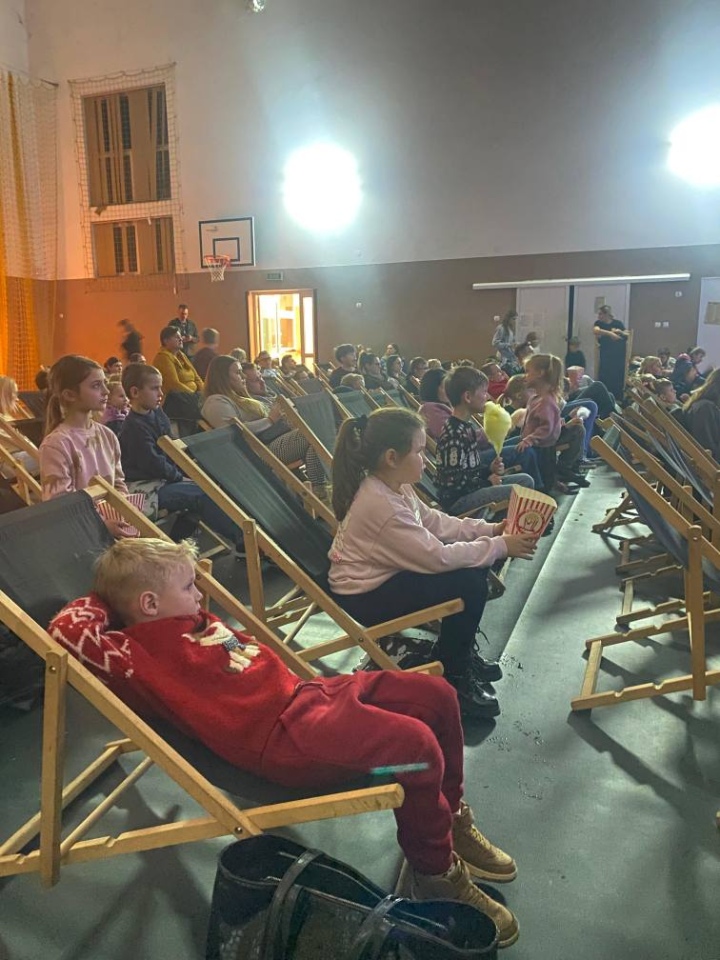 Mikołajkowe kino w Czerwinie [06.12.2025] - zdjęcie #15 - eOstroleka.pl