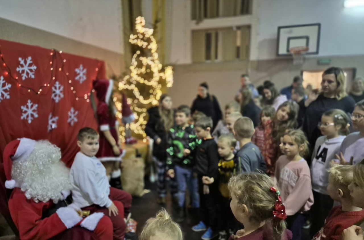 Mikołajkowe kino w Czerwinie [06.12.2025] - zdjęcie #13 - eOstroleka.pl