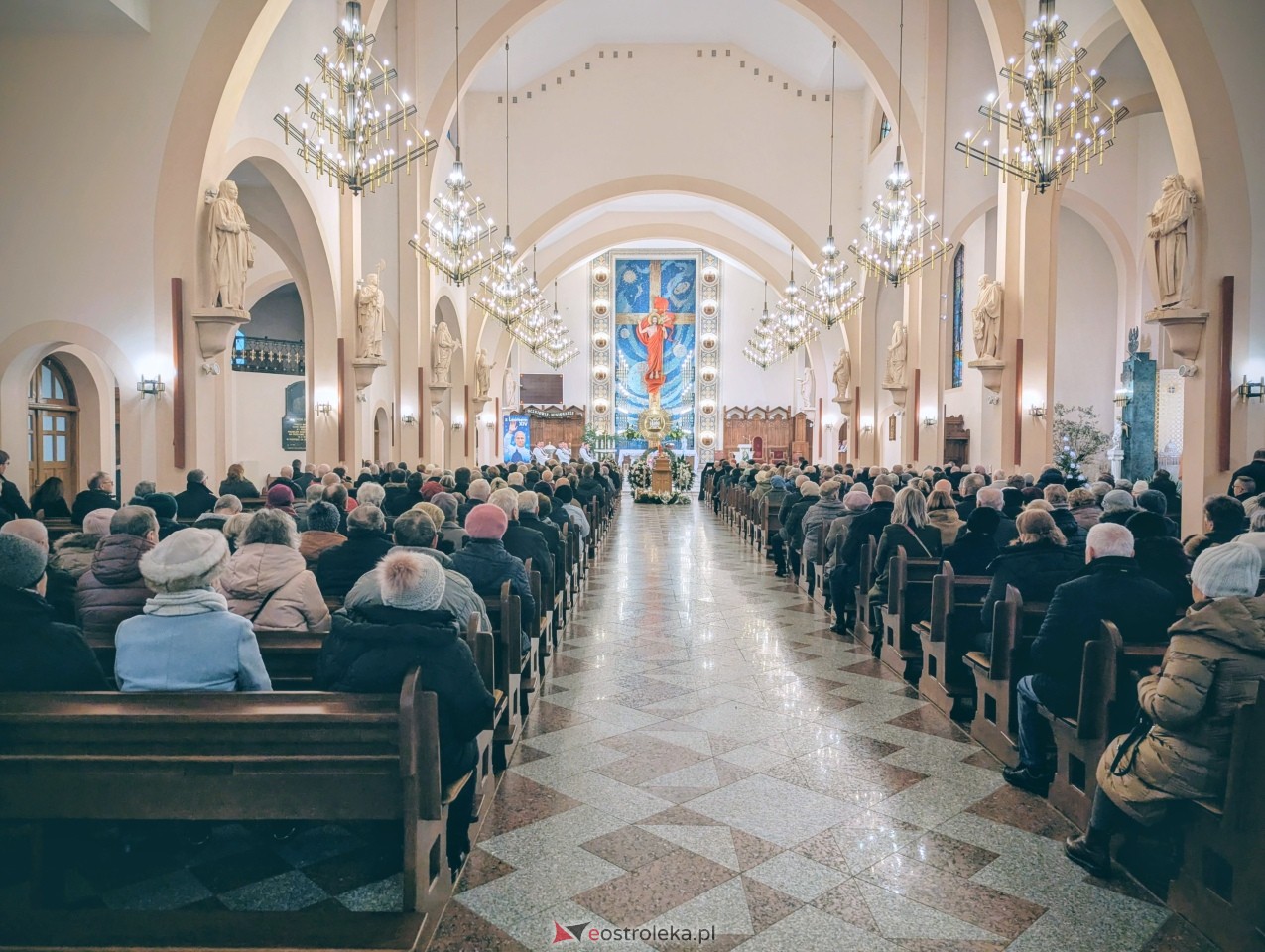 Pożegnanie śp. ks. Artura Dobrzyńskiego [8.12.2025] - zdjęcie #14 - eOstroleka.pl