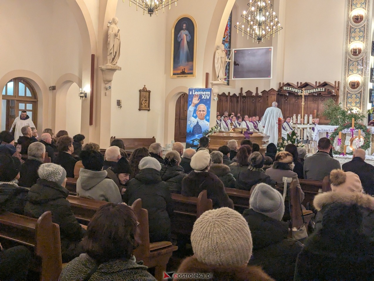 Pożegnanie śp. ks. Artura Dobrzyńskiego [8.12.2025] - zdjęcie #10 - eOstroleka.pl