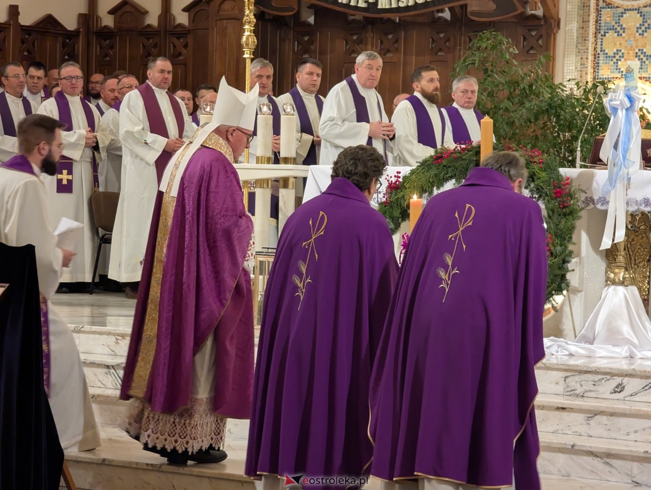 Pożegnanie śp. ks. Artura Dobrzyńskiego [8.12.2025] - zdjęcie #9 - eOstroleka.pl